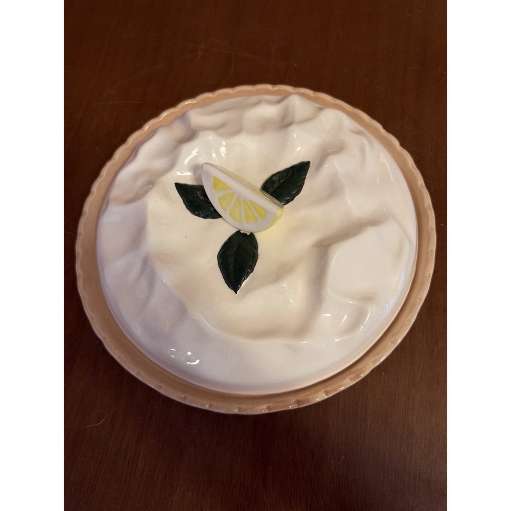 Vintage Lemon Meringue w/ Peaks Covered Pie Keeper Plate Dish with Lid Unique